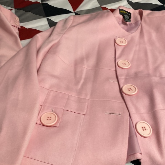 This is due to the young lady that said it wasn’t enough pics. I’ve tried - Picture 6 of 8